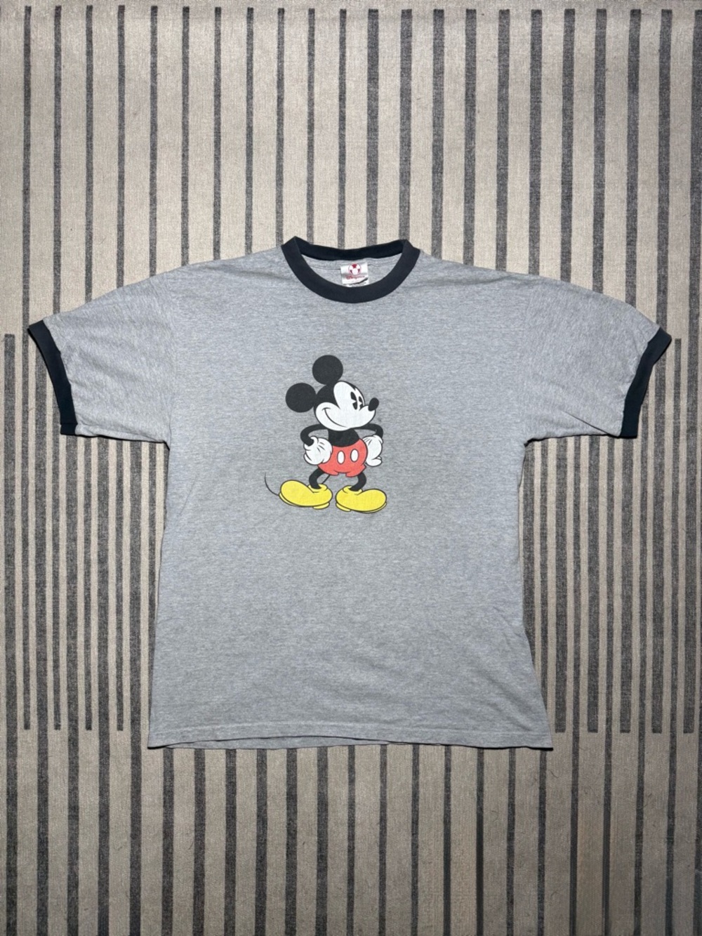 Vintage 90s Mickey Mouse Graphic T-Shirt